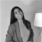 Profesora de piano licenciada en conservatori del Liceu